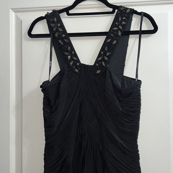 Tadashi SHOJI BLACK EMBELLISHED FORMAL EVENING GOWN.  NWT. SIZE M - Picture 2 of 7
